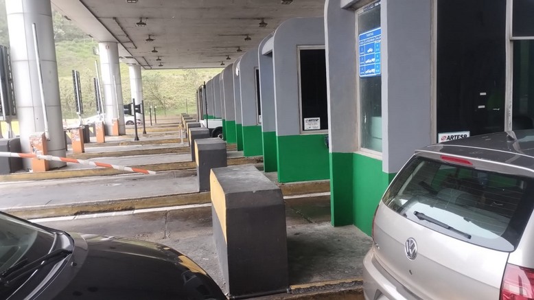Revitalização de praça de pedágio executada pela JFG